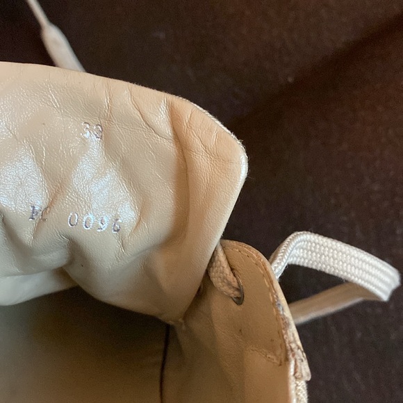 Louis Vuitton shoes - Picture 3 of 10